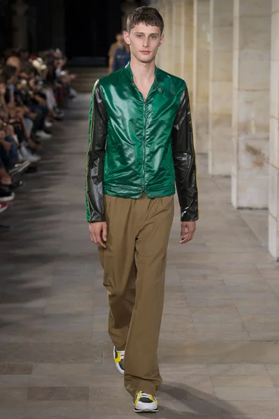 Look 33